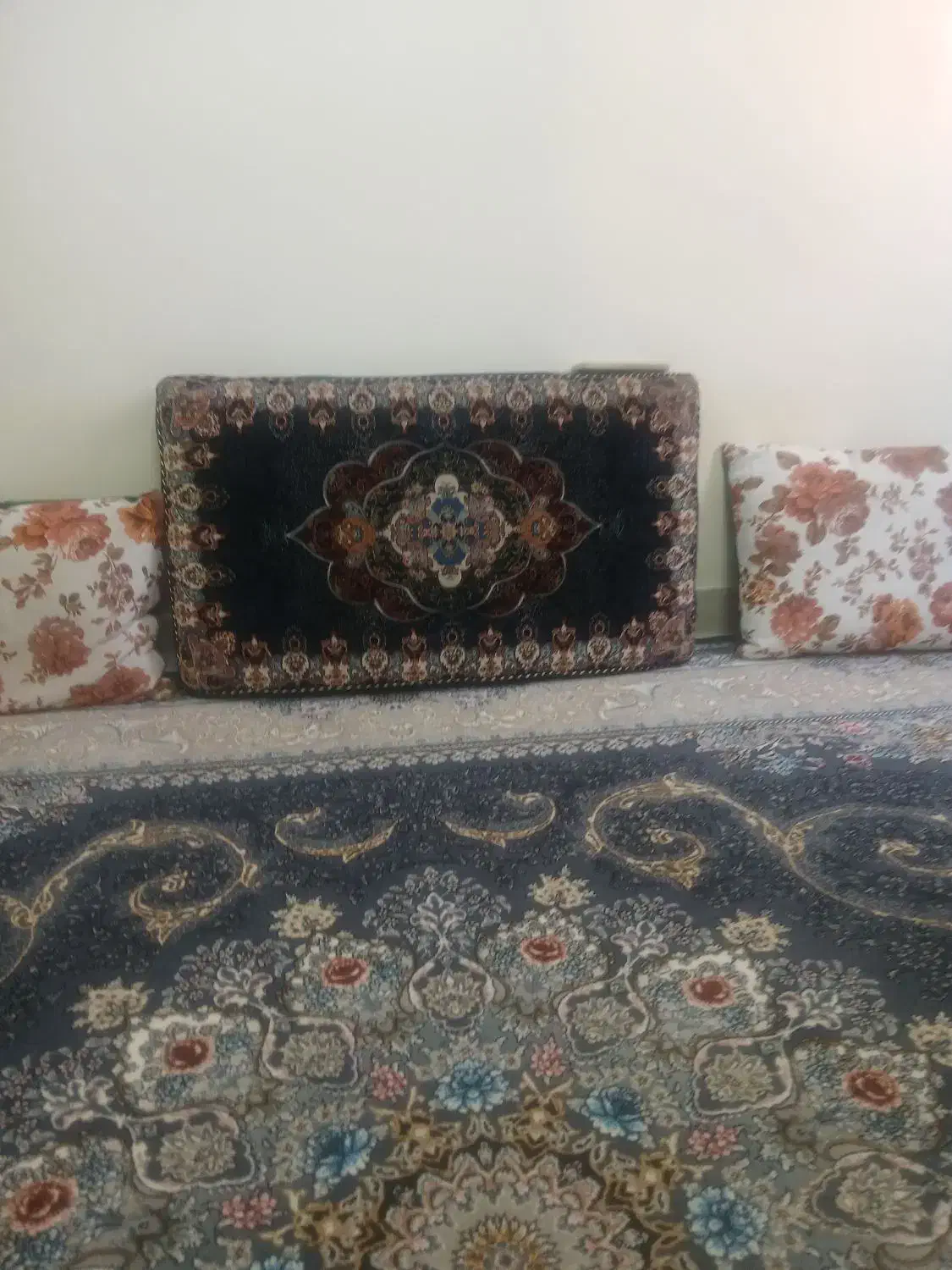 پشتی سرمه ای 4 عدد 2 میلیون تومان|پشتی|تهران, فلاح|دیوار