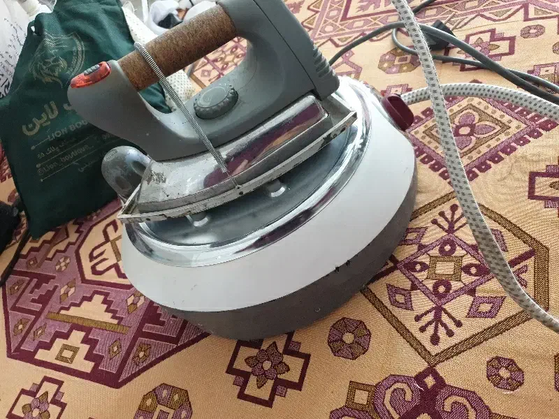 اتو مخزندار سیلور کرست صحیح وسالم|اتو و لوازم اتو|آق قلا, |دیوار