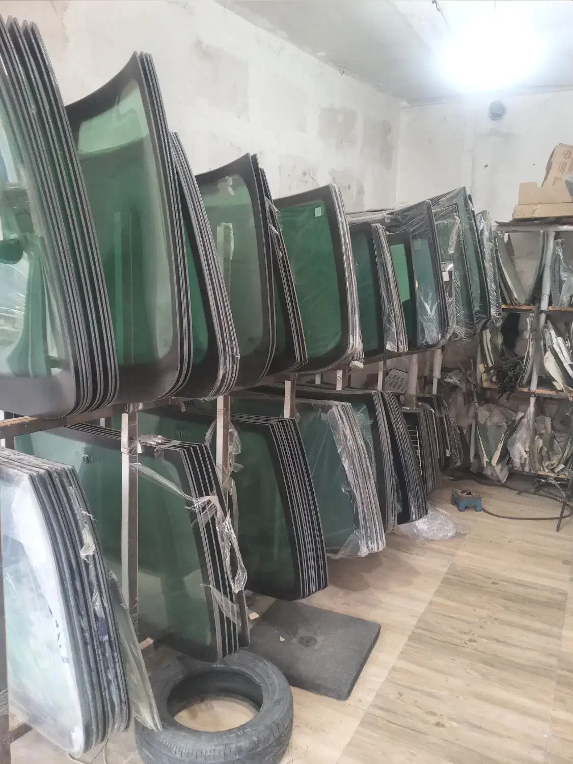 پخش ونصب انواع شیشه اتومبیل|قطعات یدکی و لوازم جانبی|سبزوار, قاضی زاد|دیوار