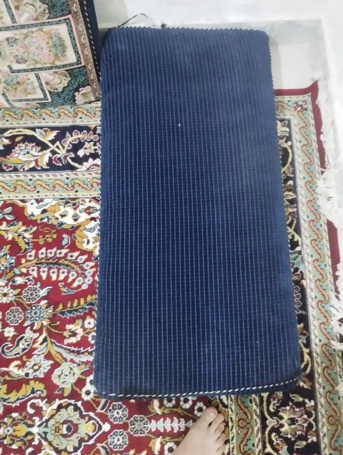 دوجفت پشتی پرشده از الیاف خیلی محکم|پشتی|پیشوا, |دیوار