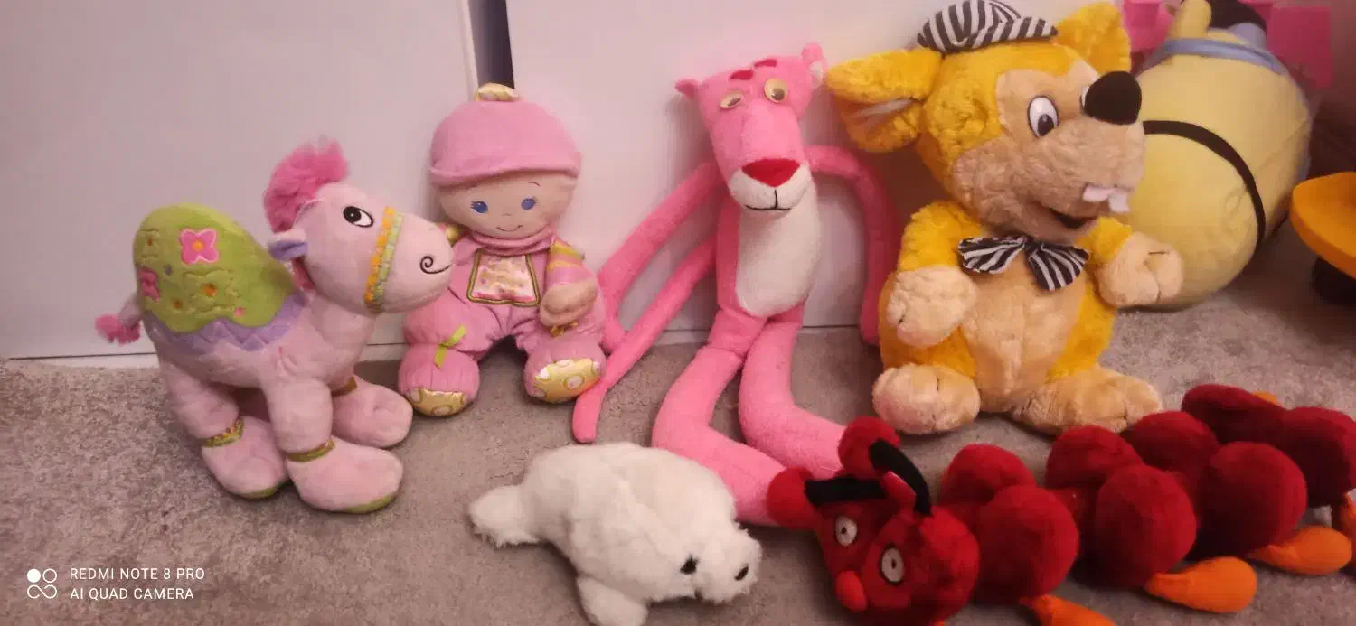 ۶ عروسک خارجی|اسباببازی|بومهن, |دیوار