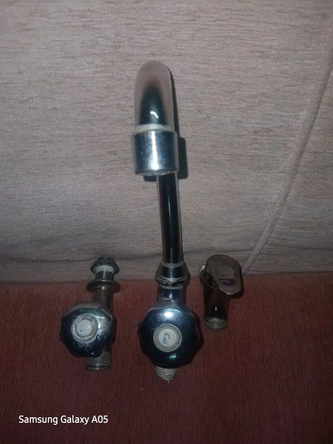 سه عدد شیر آب قدیمی جنس درجه ۱ کاویان|لوازم سرویس بهداشتی|مشهد, طلاب|دیوار