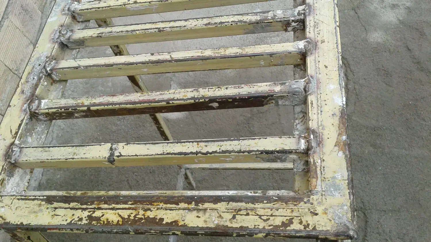 چهار پایه درجه یک بسیار محکم دست ساز|صندلی و نیمکت|کرمانشاه, |دیوار