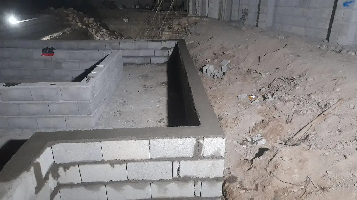 جوشکاری و بنایی. تخریب وساخت|خدمات پیشه و مهارت|فین, |دیوار