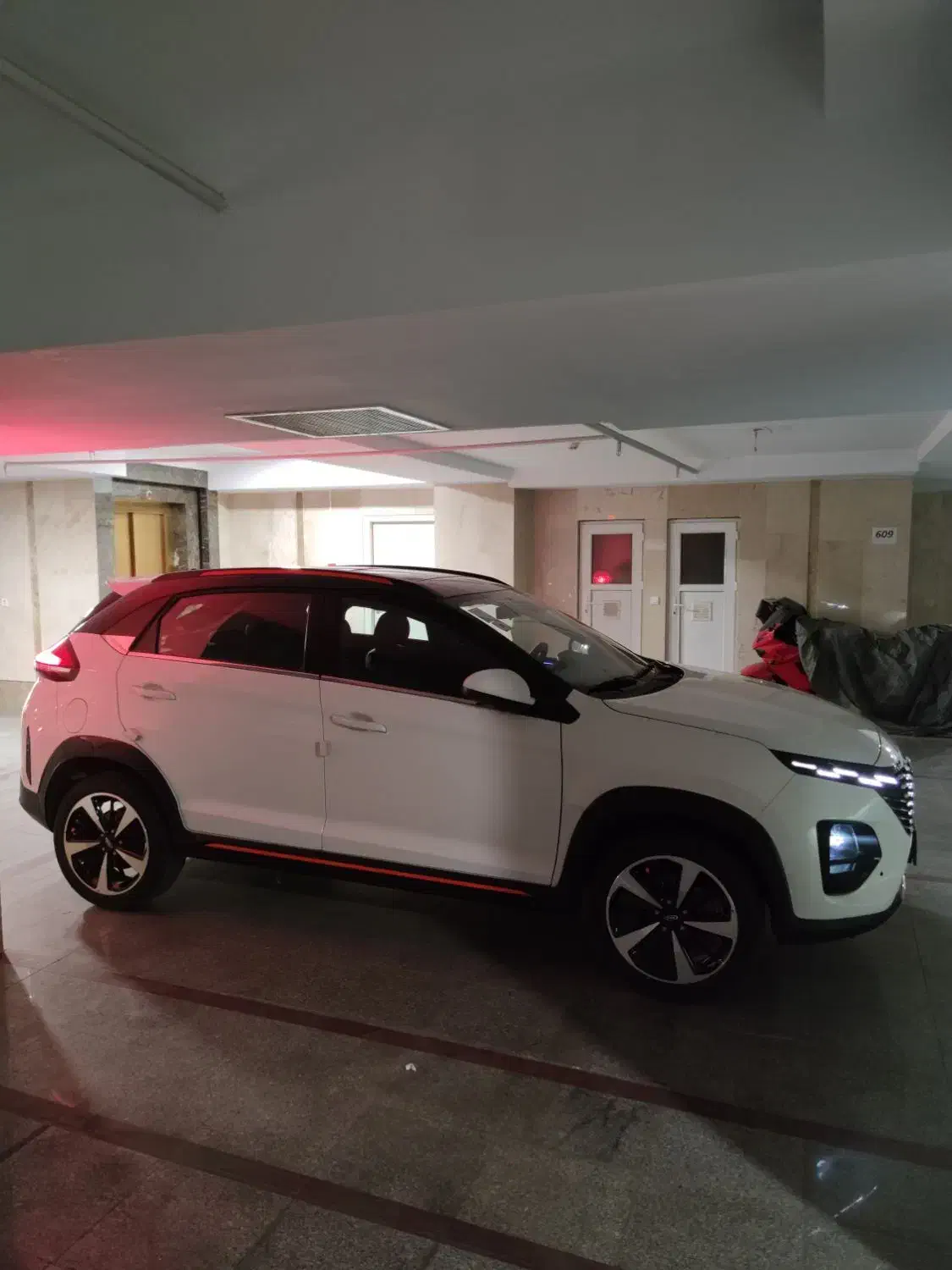 ایکس ۳۳ کراس اتوماتیک x33 1404 سفید|خودرو سواری و وانت|کرج, عظیمیه|دیوار