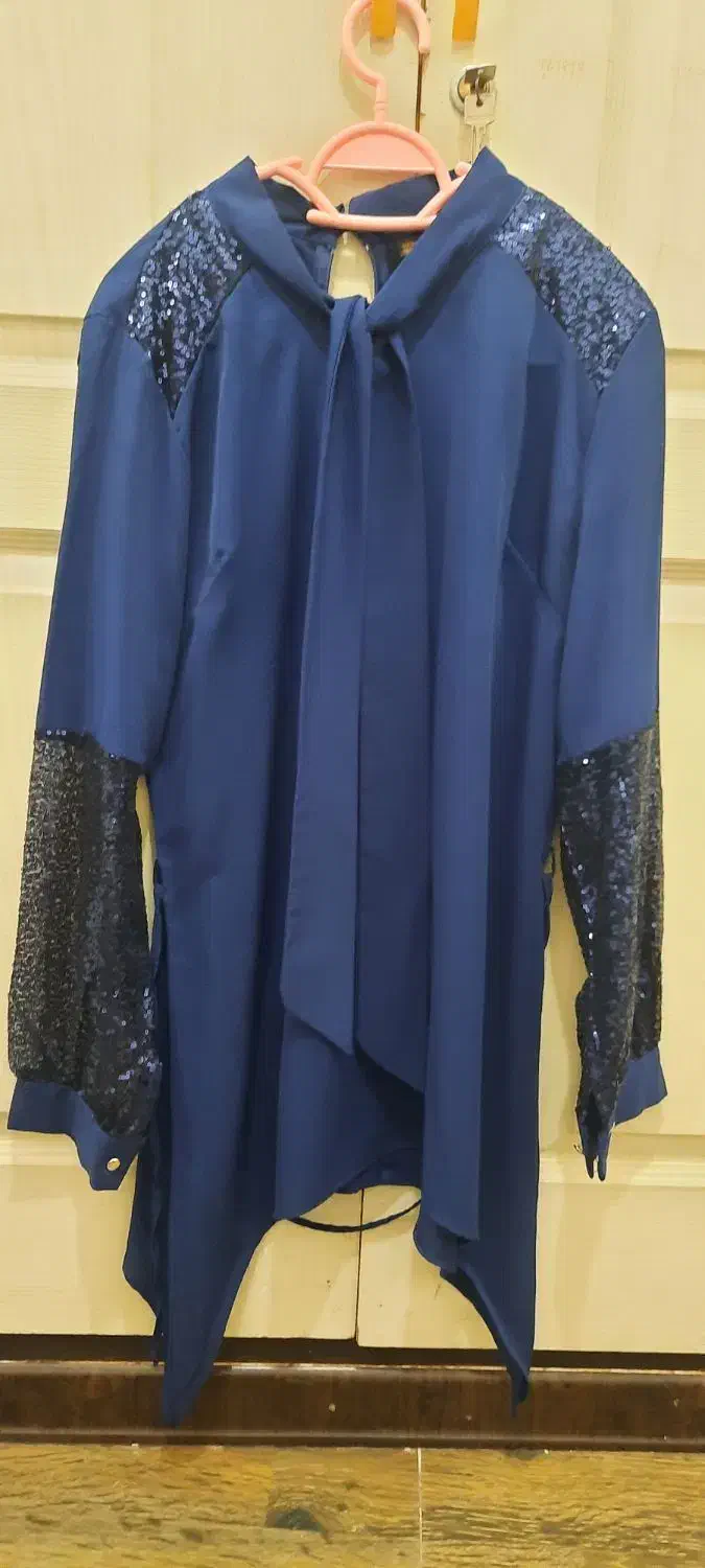 شومیز|لباس|هشتگرد, هشتگرد قدیم|دیوار