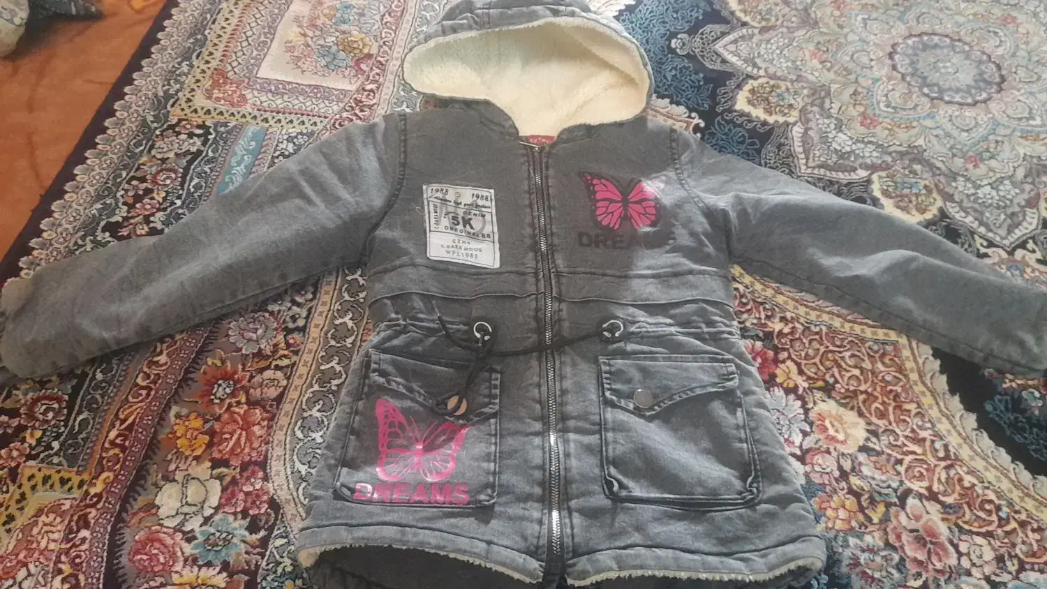 کاپشن و لباس زمستانی|لباس|قم, قلعه صدری|دیوار