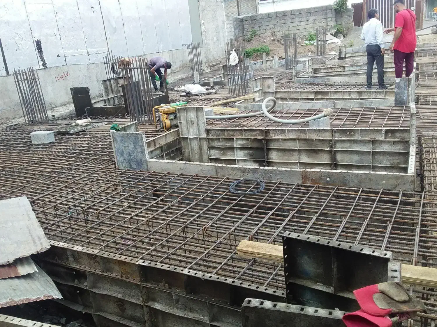 اجرای آرماتوربندی فنداسیون سقف استخر کلیه مناطق|خدمات پیشه و مهارت|پاکدشت, پاکدشت (مامازند)|دیوار