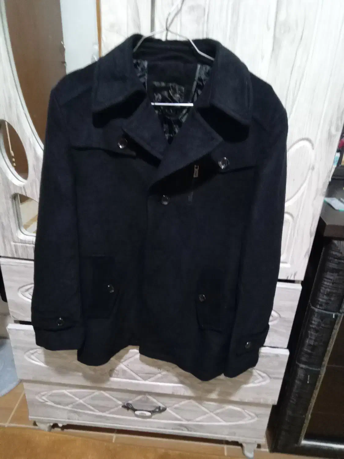 پالتو|لباس|گرمسار, |دیوار