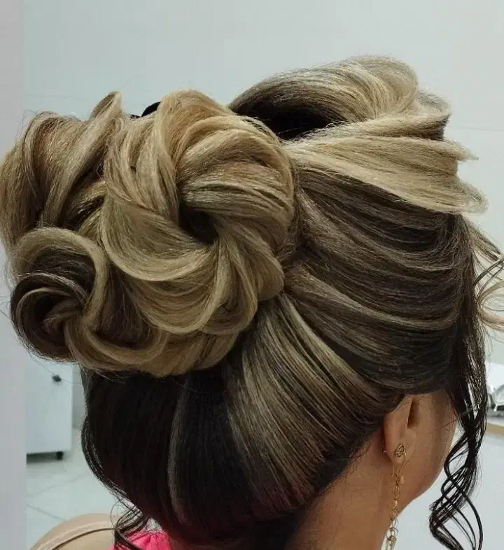 اصلاح کوتاهی بافت مو|خدمات آرایشگری و زیبایی|مشهد, دوست آباد|دیوار