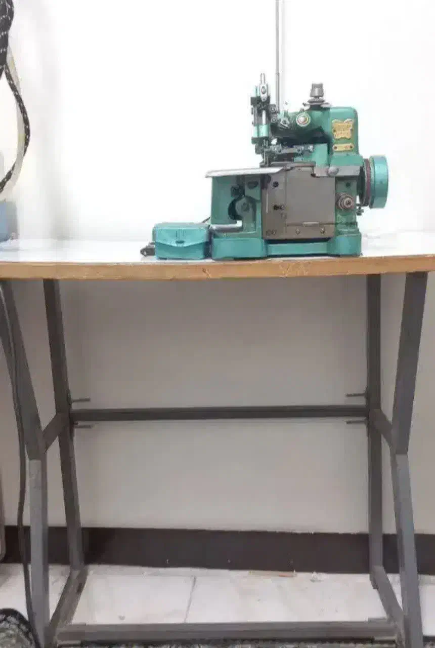 سر دوز به همراه میز کاملا سالم|چرخ خیاطی و ریسندگی|شهرکرد, |دیوار