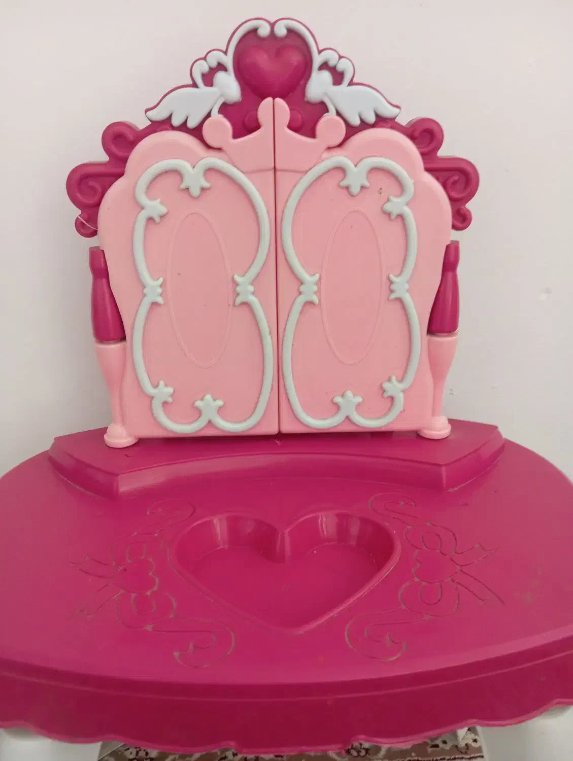 میز آرایش کودک|اسباب و اثاث بچه|مشهد, هنرور|دیوار