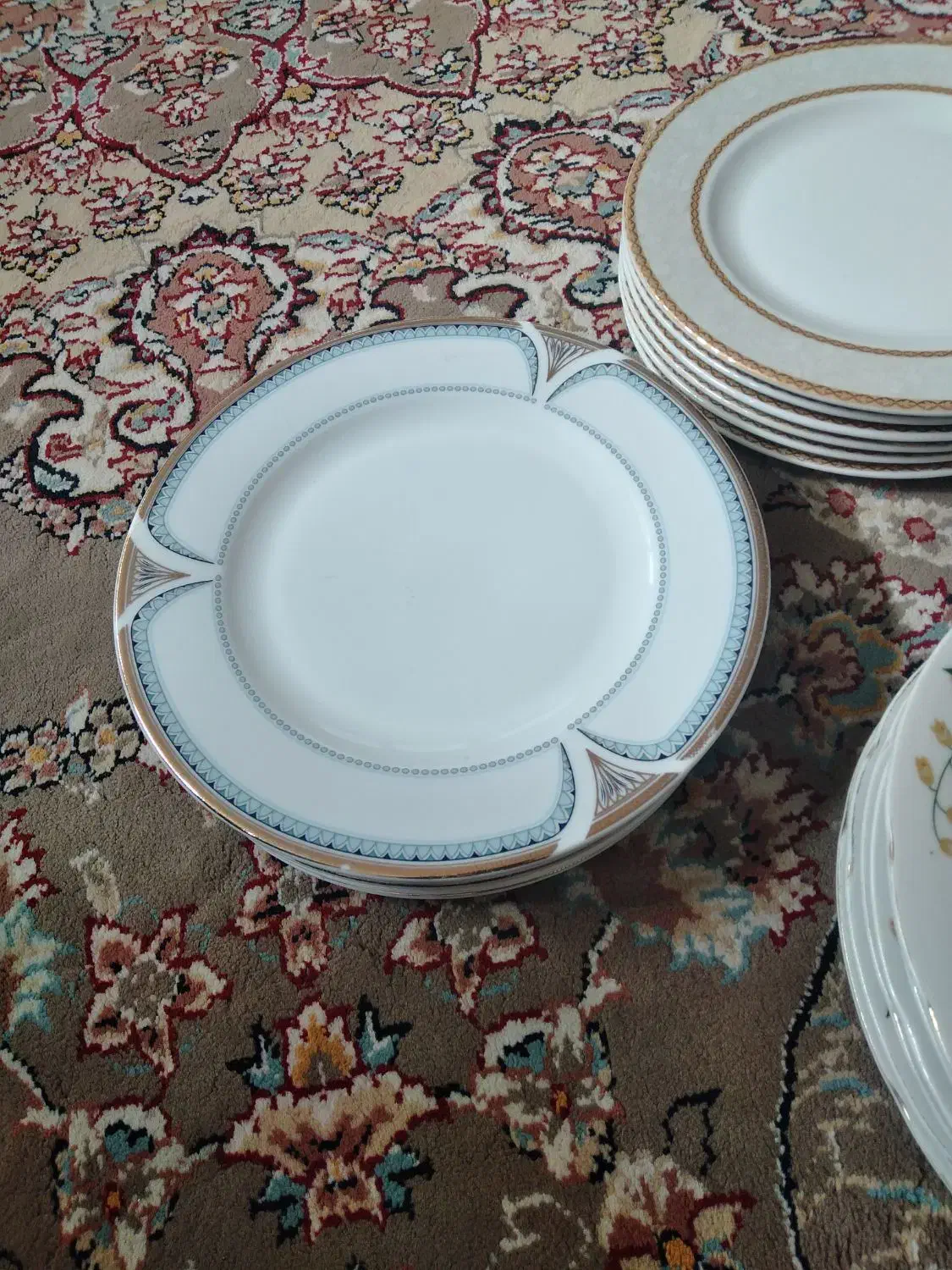 سه دست چینی بشقاب میوه خوری در حده نو|ظروف سرو و پذیرایی|قم, نیروگاه|دیوار