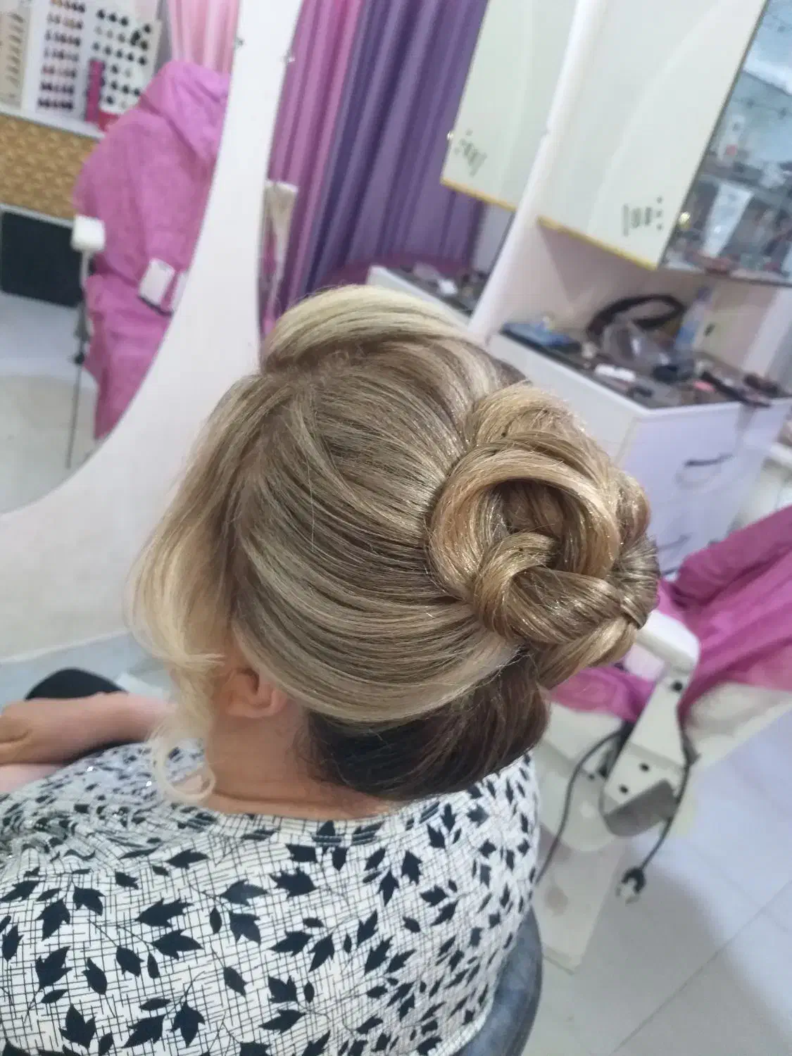 خدمات سالنی واجاره صندلی برای همکار|آرایشگاه و سالنهای زیبایی|قزوین, |دیوار