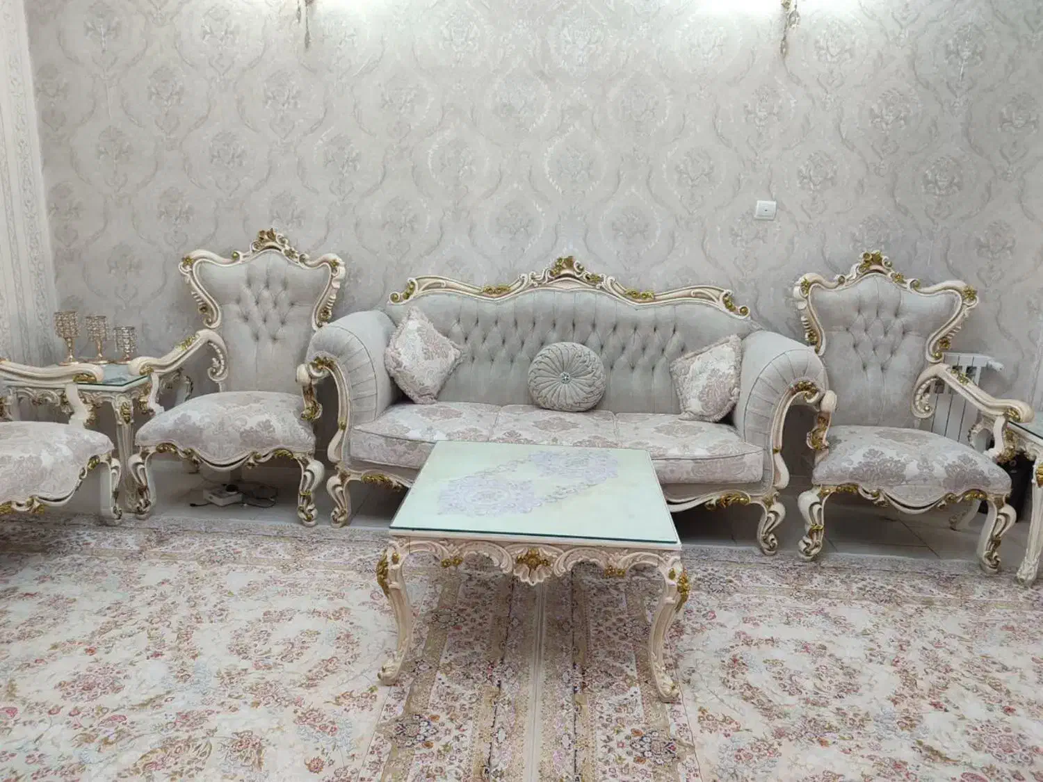 مبل کلاسیک سلطنتی ۷ نفره|مبلمان خانگی و میز عسلی|تهران, دولتخواه جنوبی|دیوار