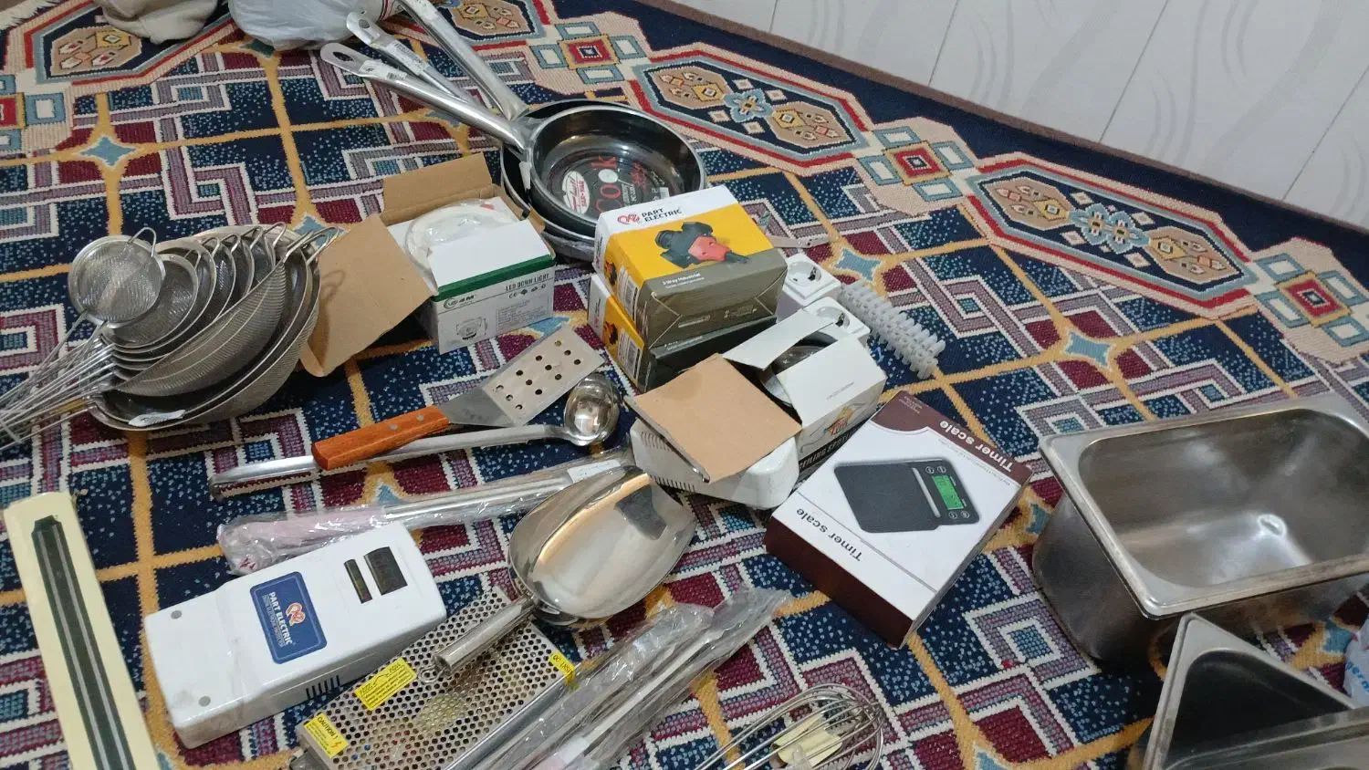 یک سری لوازم فست فودی|کافی‌شاپ و رستوران|صحنه, |دیوار