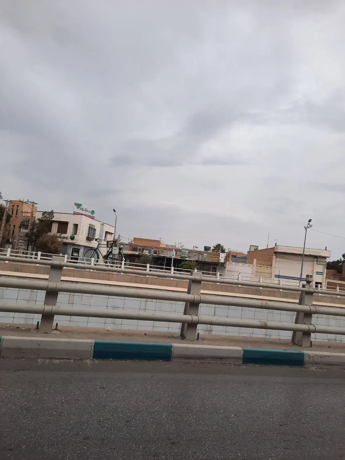 دنبال کارم ماشین دارم  سرویس برا  کارخانه و شرکت|خدمات حمل و نقل|اردکان, |دیوار