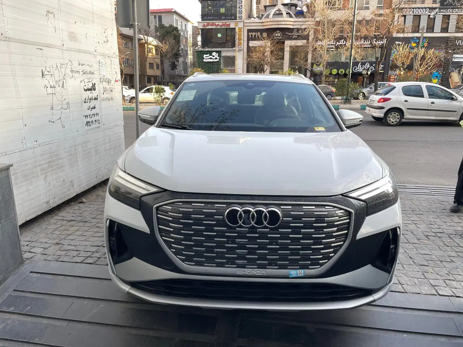 آئودی Q4 مدل 2025|خودرو سواری و وانت|تهران, حکمت|دیوار