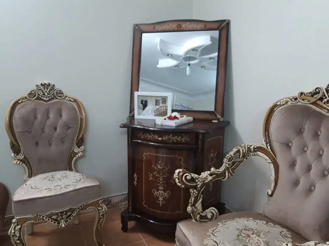 آینه کنسول|بوفه، ویترین، کنسول|قیامدشت - خاورشهر, |دیوار