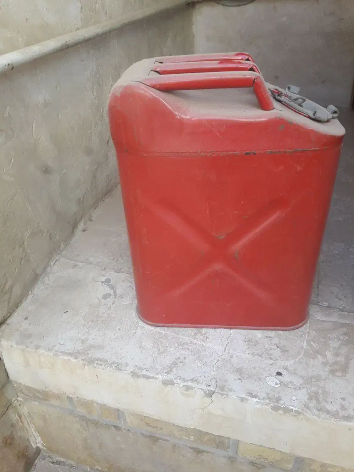 دبه آب|ظروف نگهدارنده، پلاستیکی، یک‌بارمصرف|بهبهان, |دیوار