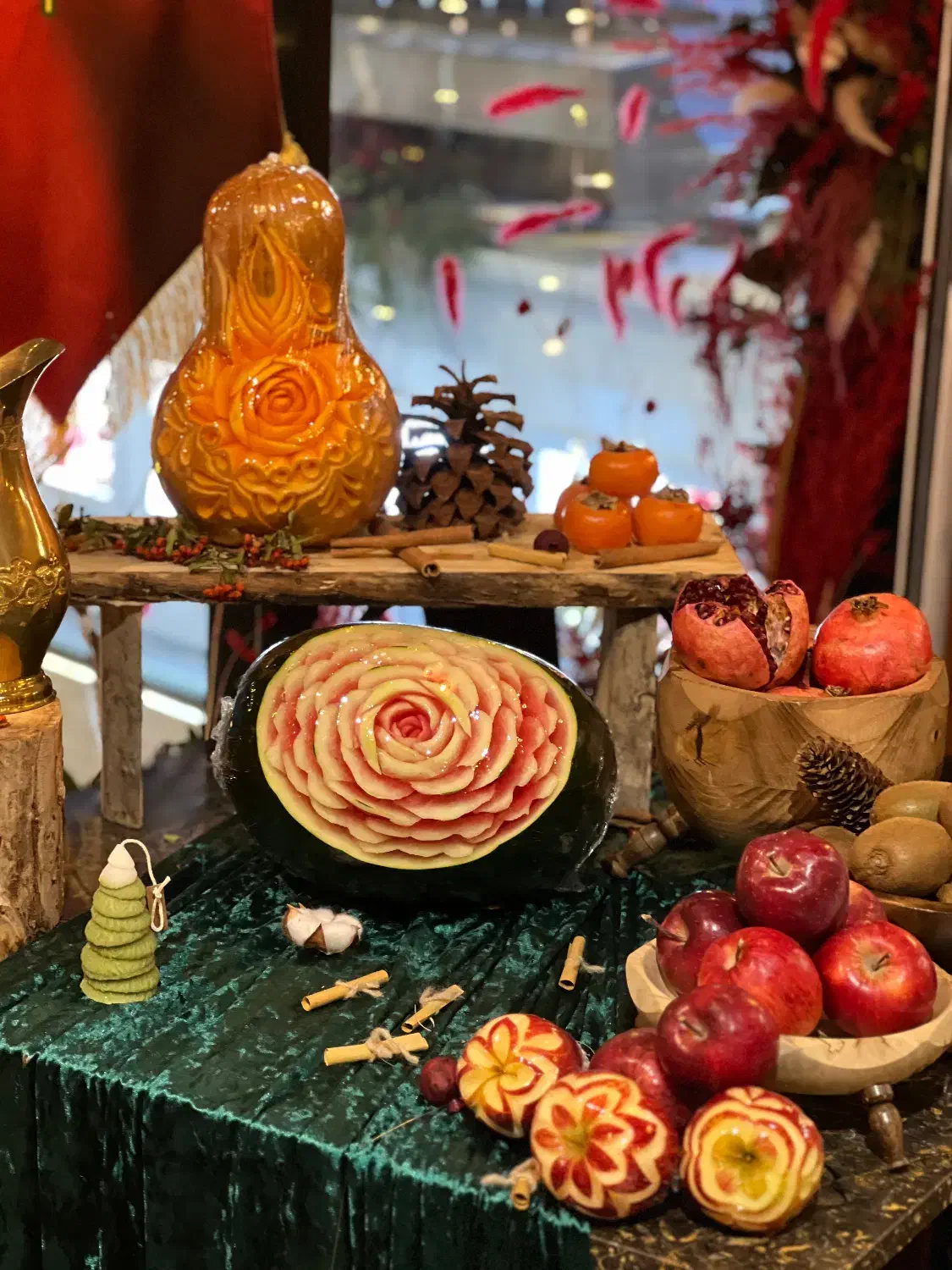 حکاکی میوه و چیدمان واتساپ قیمت بگیرید|خدمات پذیرایی، مراسم|پرند, فاز ۱|دیوار