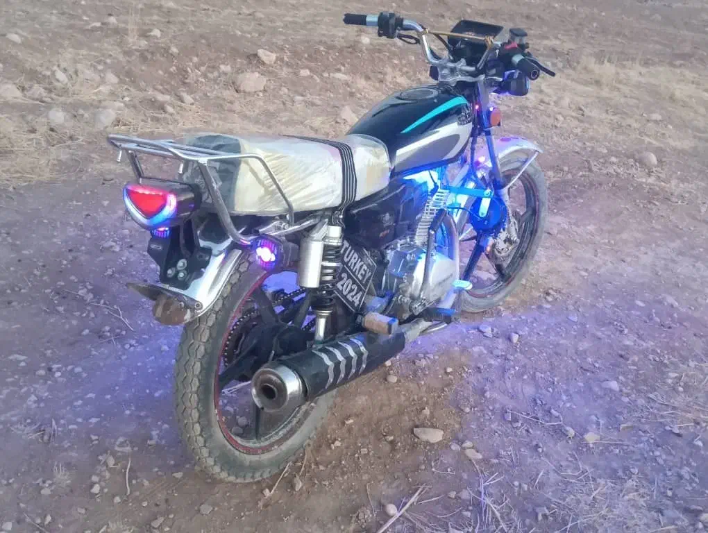 موتور ۲۰۰ زمرد کویر ۱۴۰۲ قیمت ۶۶۰۰۰۰۰۰|موتورسیکلت|لردگان, |دیوار