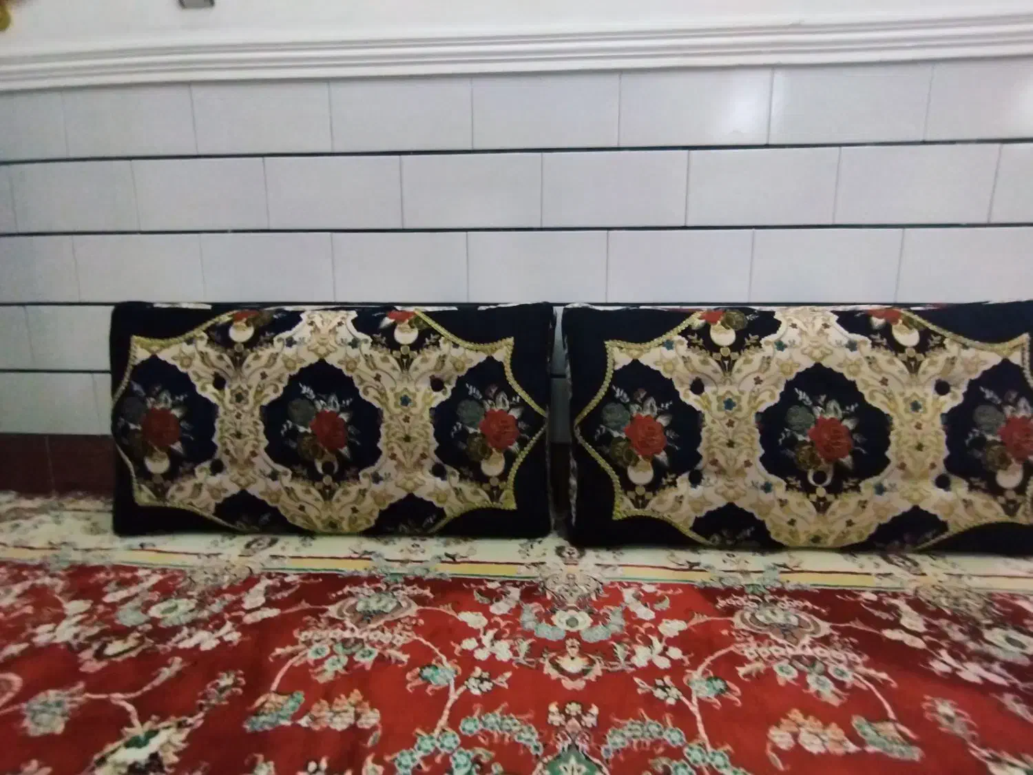 4عدد پشتی ابریشمی|پشتی|بهبهان, |دیوار