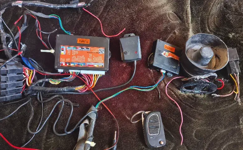 ردیاب و دزدگیر زیتونیکس|قطعات یدکی و لوازم جانبی|خمینیشهر, |دیوار