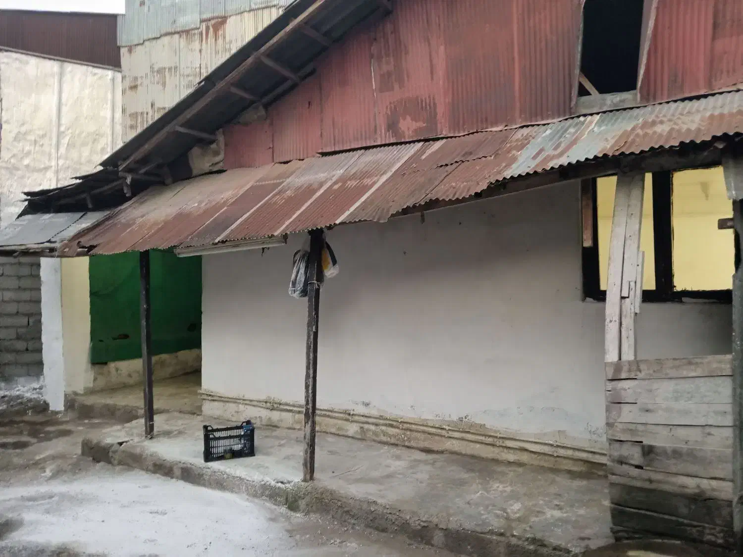 ویلایی دربست|اجارهٔ خانه و ویلا|رشت, آب و برق|دیوار