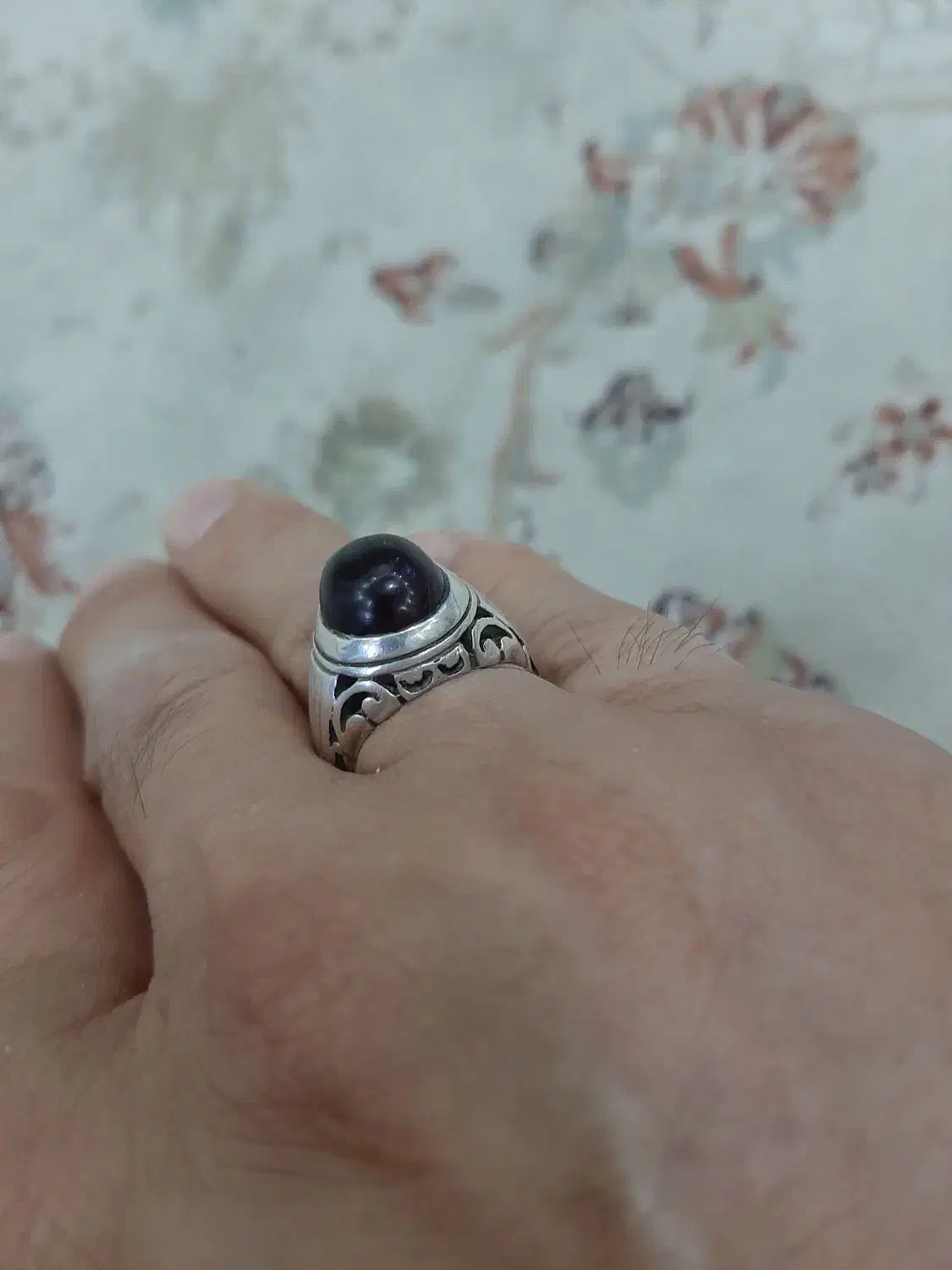 انگشتر عقیق سرخ کهنه|جواهرات|پرند, فاز ۲|دیوار