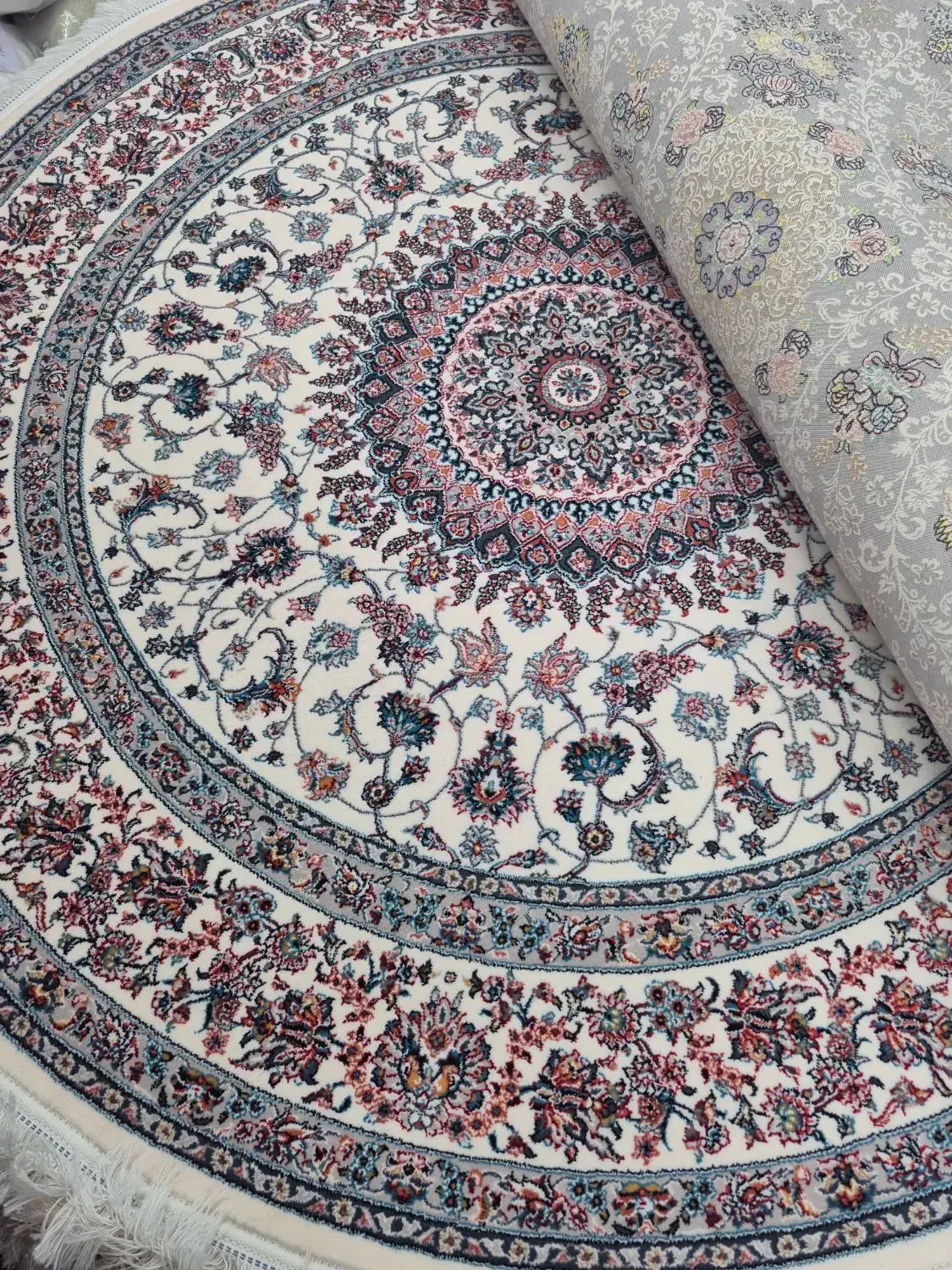 فرش دایره (گرد)|فرش|اصفهان, نقش جهان|دیوار