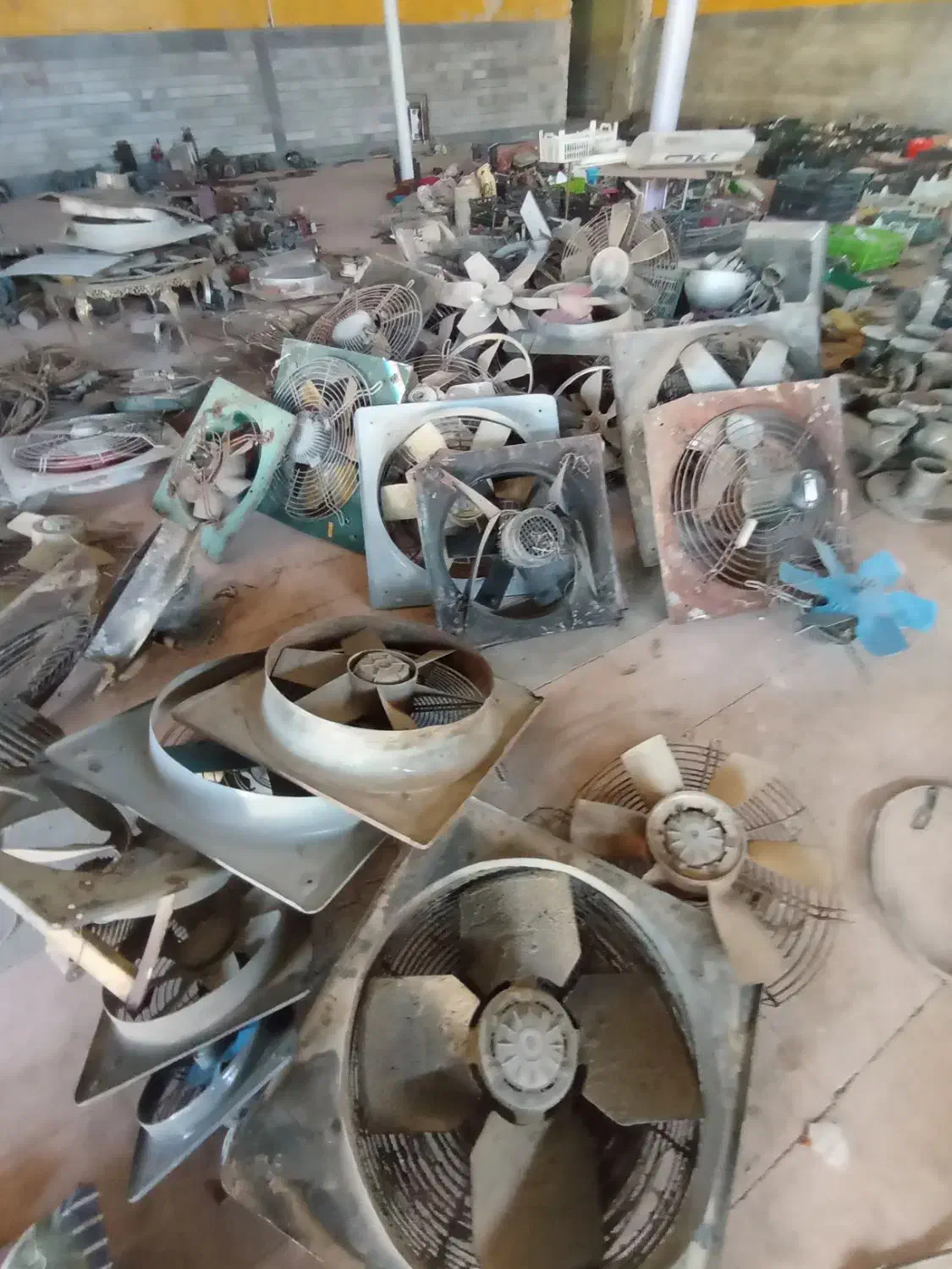 هواکش صنعتی|پنکه و تصفیه‌کنندهٔ هوا|ارومیه, |دیوار