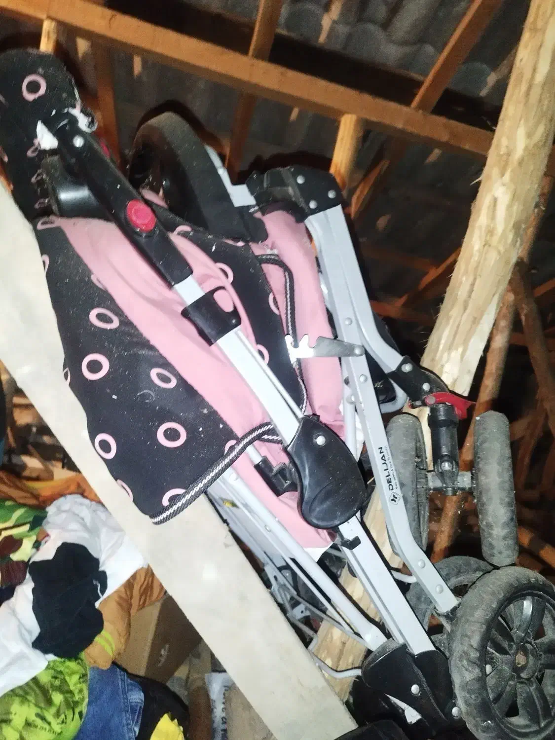 کالسکه همراه را روک و کریر بچه|کالسکه و لوازم جانبی|صومعه‌سرا, |دیوار