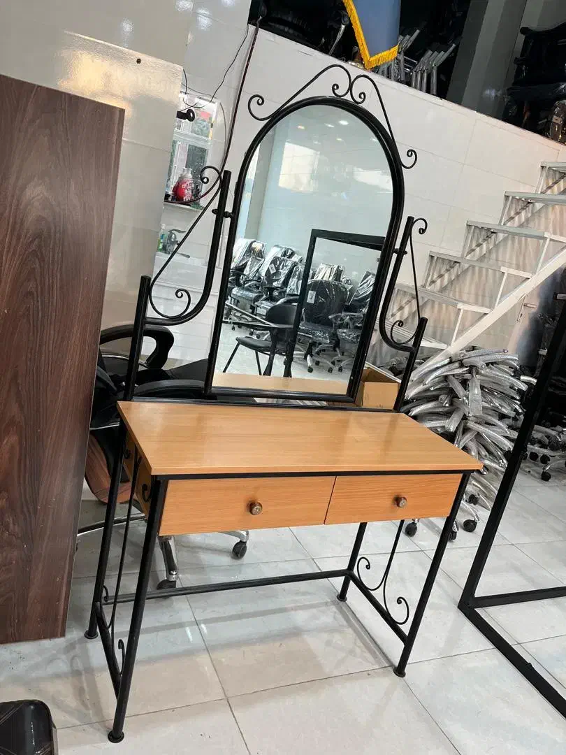 میز آرایش آینه دار|تخت و سرویس خواب|قم, محمد آباد|دیوار