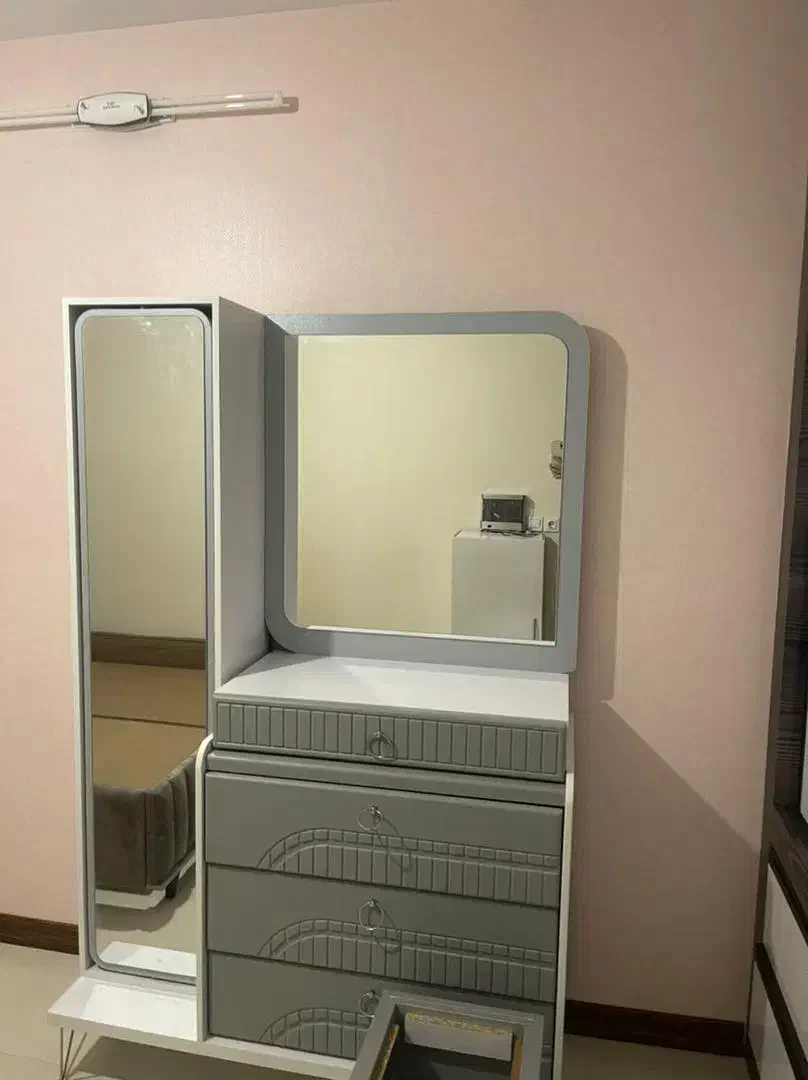 سرویس خواب|تخت و سرویس خواب|بروجن, |دیوار