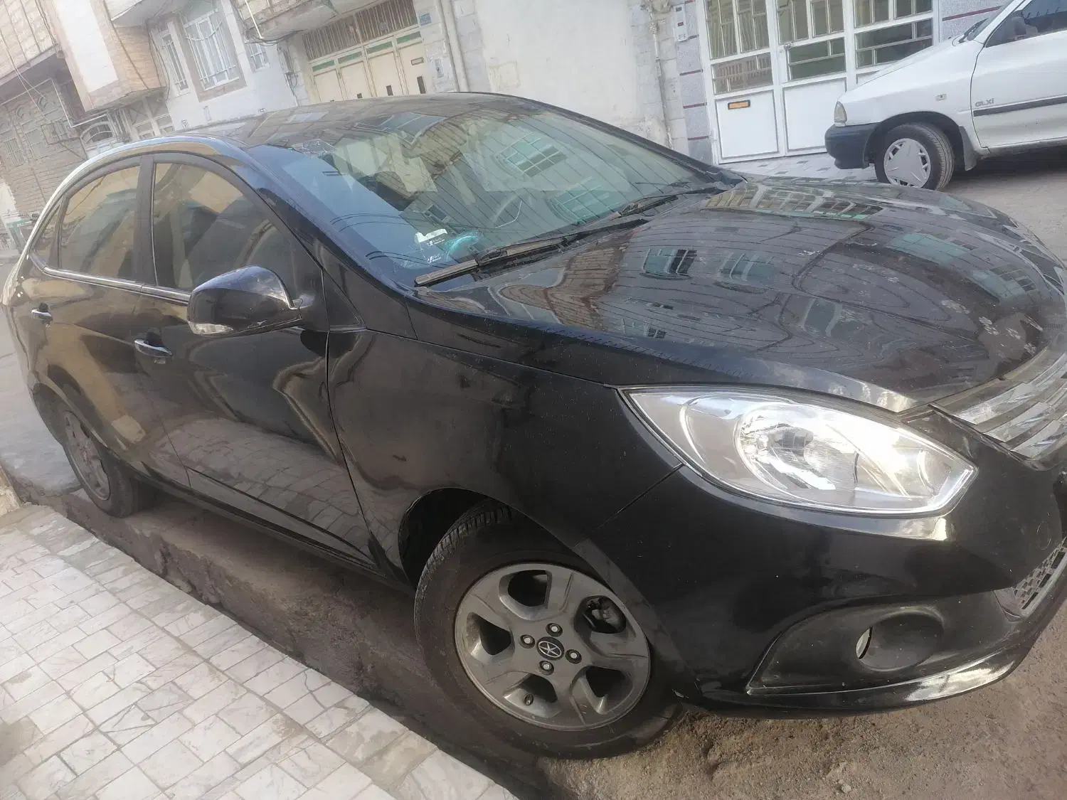 جک j فور|خودرو سواری و وانت|قم, چهل درخت‎|دیوار