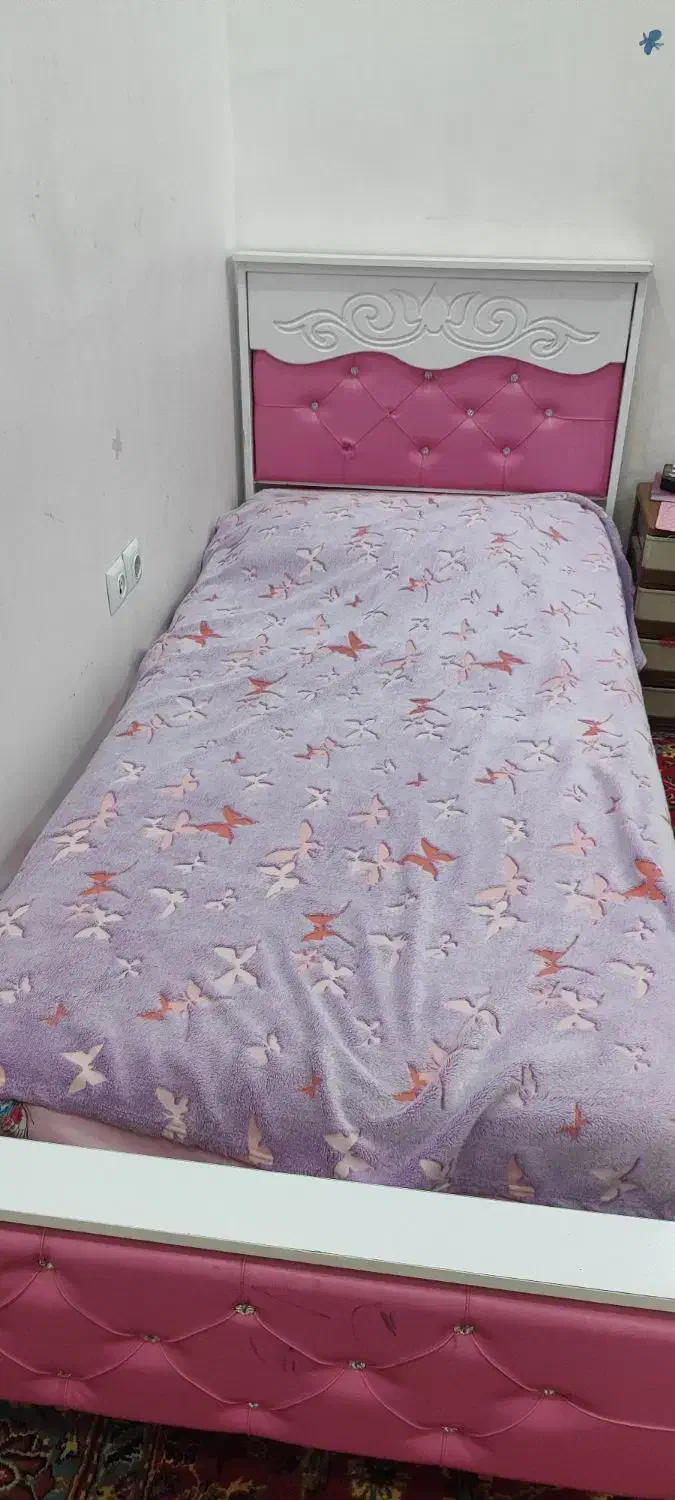 تخت خواب یکنفره با تشک و کفی چوبی|تخت و سرویس خواب|اهواز, پادادشهر|دیوار