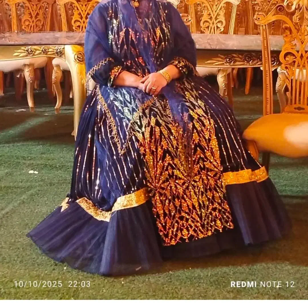 لباس محلی|لباس|شیراز, قلعه نو|دیوار