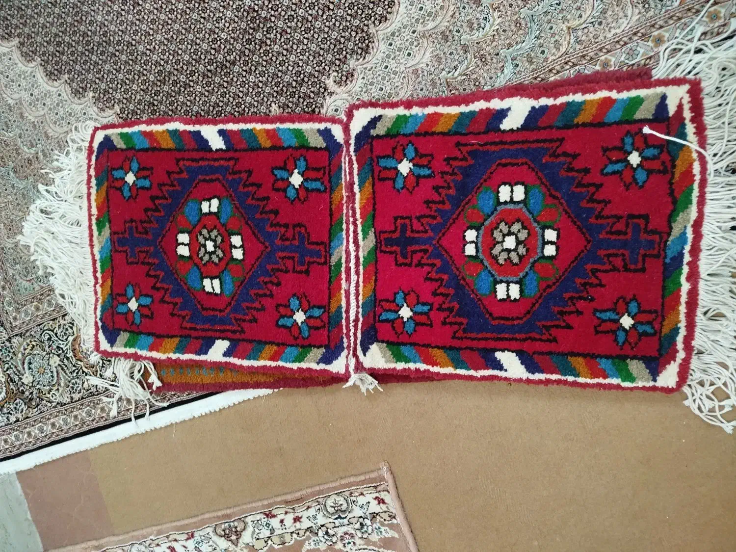 رو صندلی دست بافت|فرش|تبریز, |دیوار