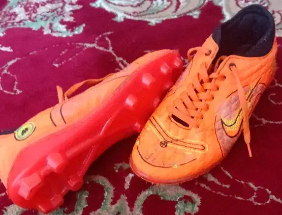 کتونی فوتبال|کیف، کفش، کمربند|تاکستان, |دیوار