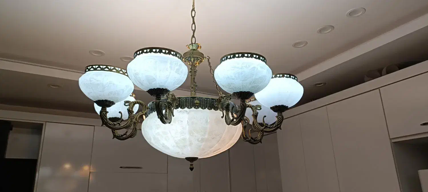 لوستر 8 شاخه مجلل|لوستر و چراغ آویز|شیراز, بعثت|دیوار