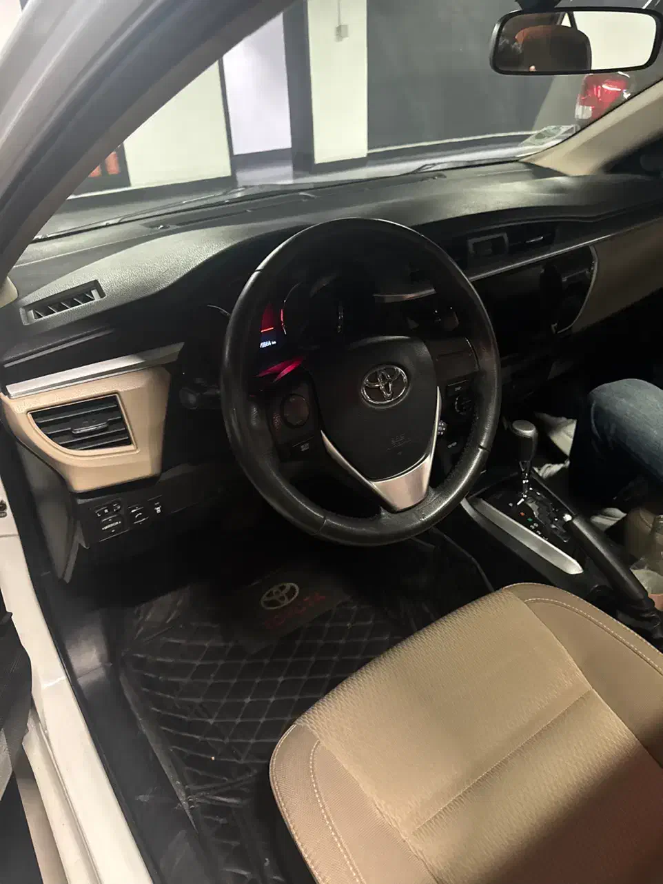 تویوتا کرولا ۲۰۱۵|خودرو سواری و وانت|تهران, الهیه|دیوار