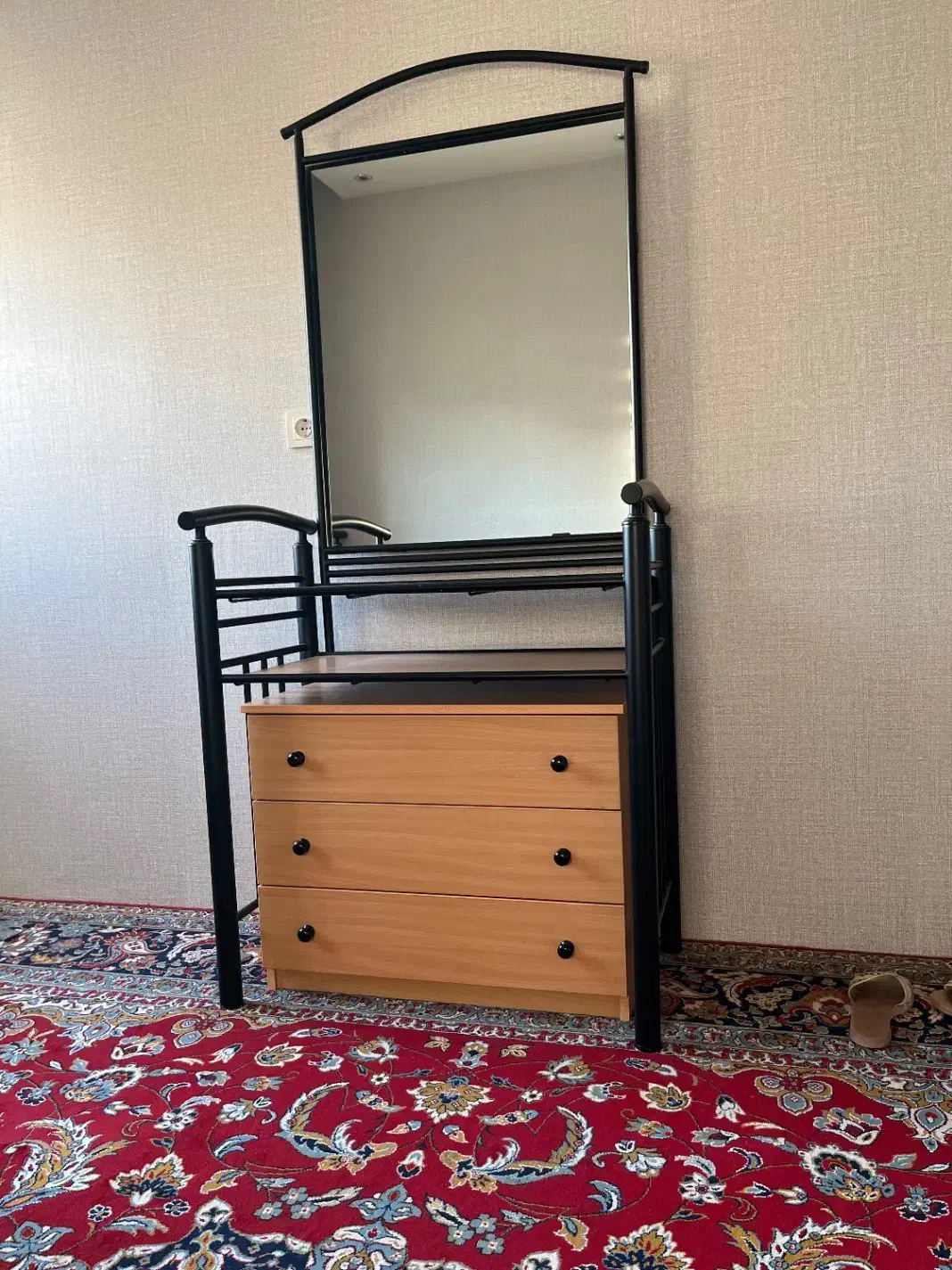 آینه کمد|آینه|مشهد, دانشجو|دیوار