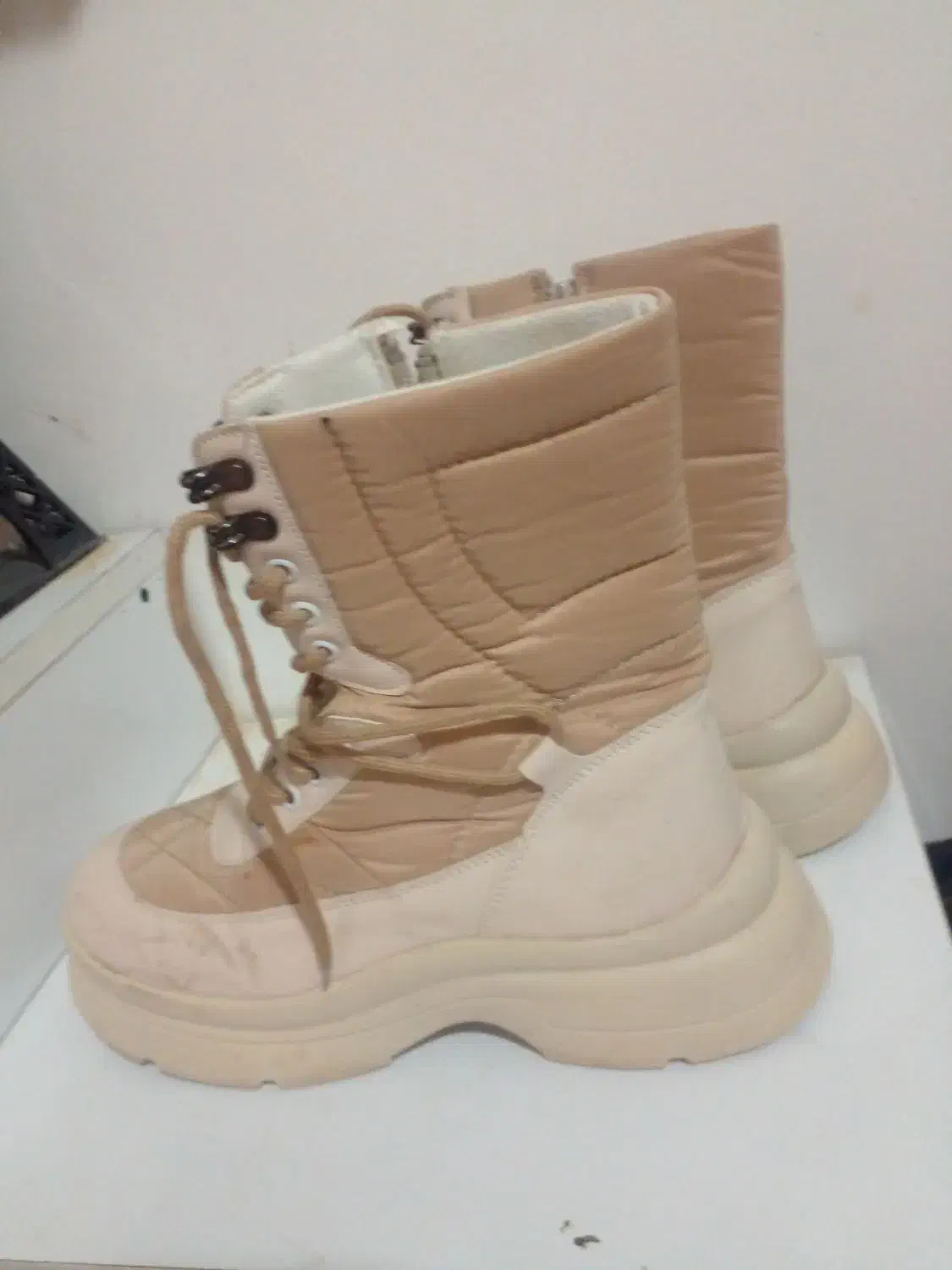 پوتین نو|کیف، کفش، کمربند|اهر, |دیوار