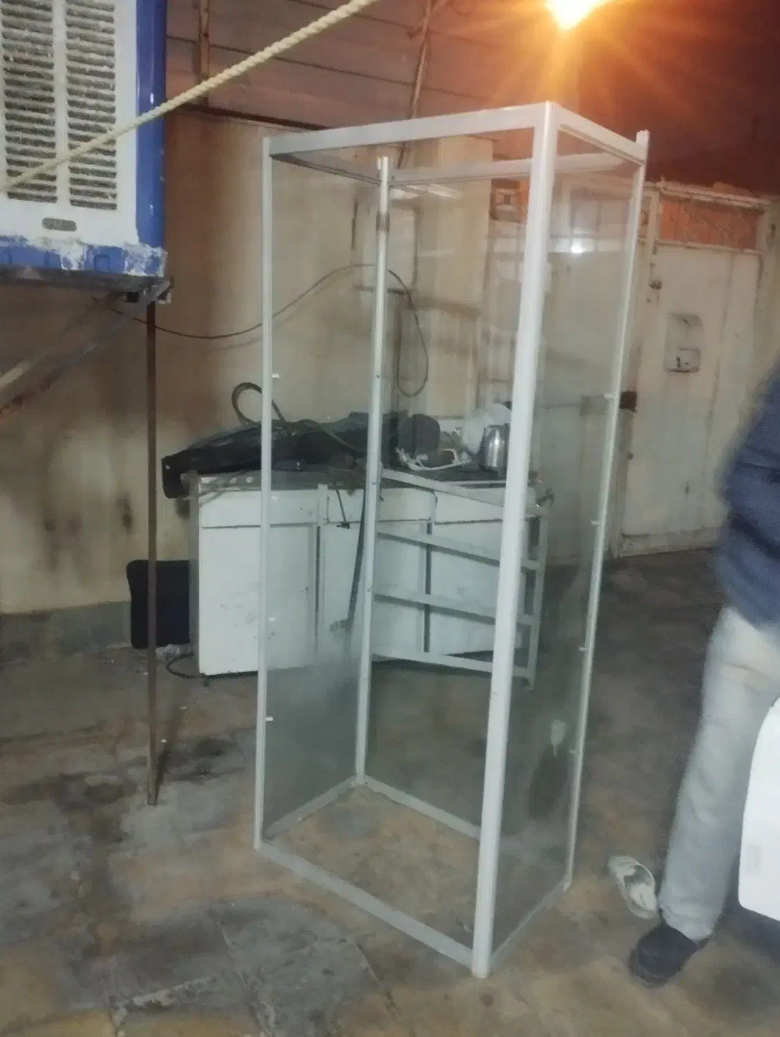 دکور شیشه ای و فلزی|کتابخانه، شلف، قفسههای دیواری|شیراز, فخرآباد (دروازه کازرون)|دیوار