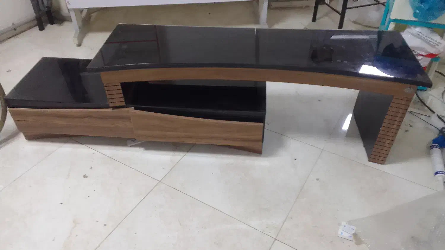 میزتلویزیون.میزتحریر.اجاق گازفردار.کمدلباس|لوازم التحریر|میانه, |دیوار