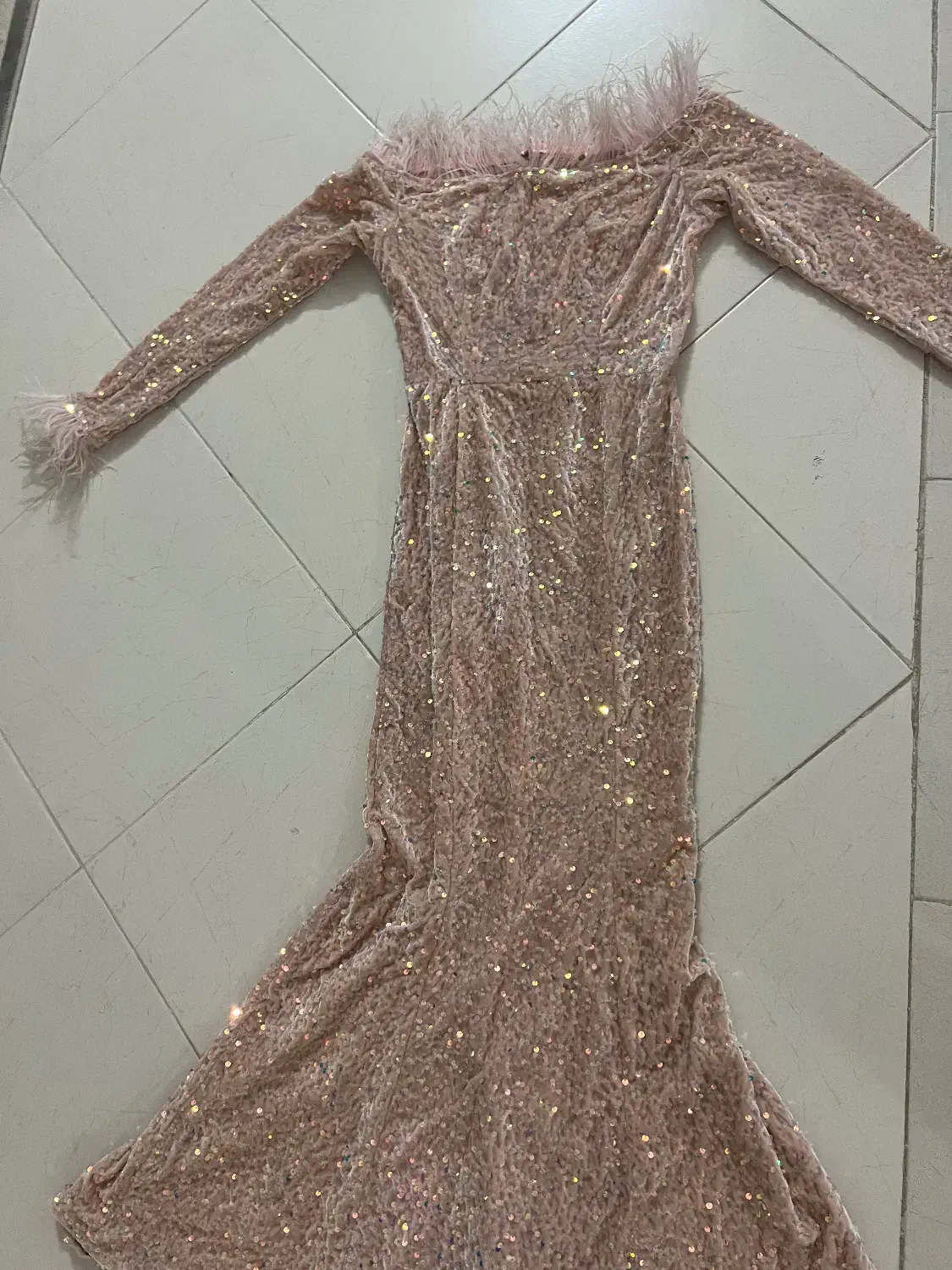 لباس نو|لباس|نیشابور, شهرک ولیعصر|دیوار