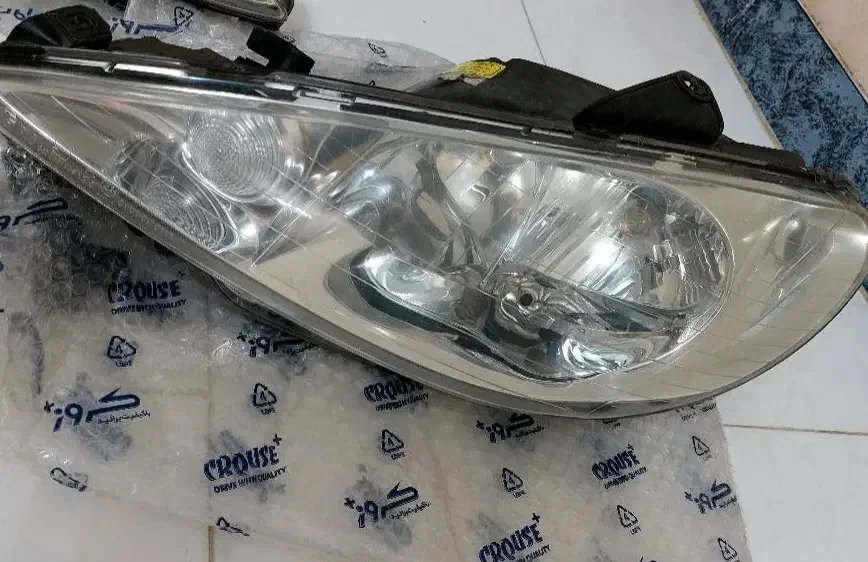 چراغ جلو ۲۰۶ فابریک|قطعات یدکی و لوازم جانبی|رشت, توشیبا|دیوار