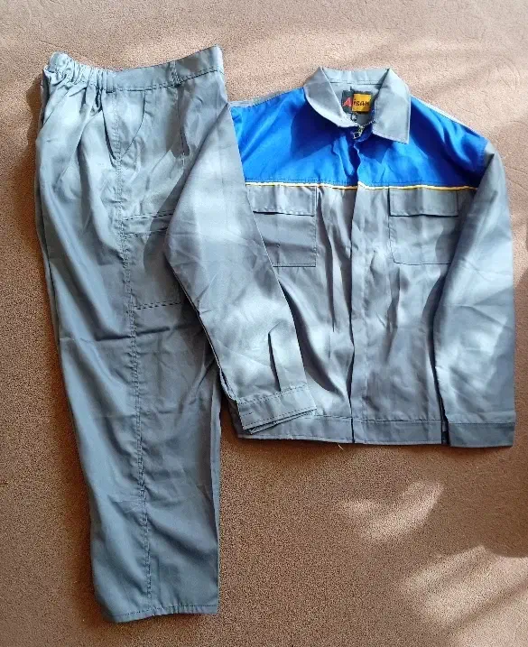 لباس کار|لباس|زرندیه, |دیوار