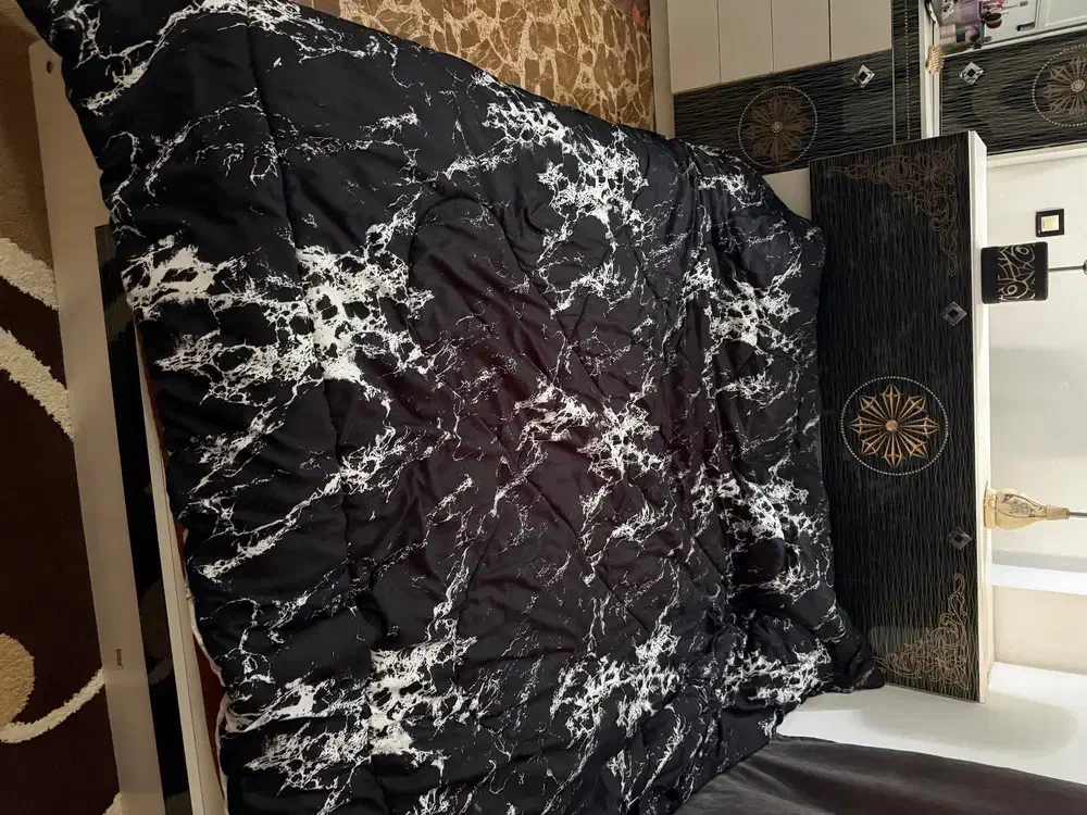 تخت دونفره و میز ارایش|تخت و سرویس خواب|نوشهر, |دیوار